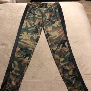Women’s fashion striped jogger